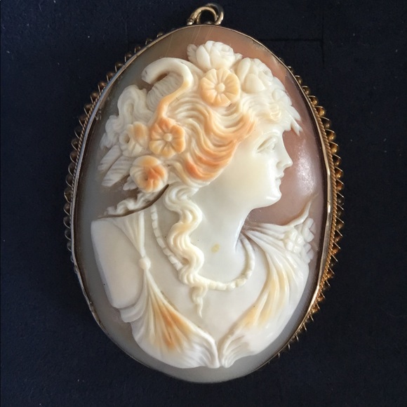 Jewelry - Victorian Antique large hand carved Cameo